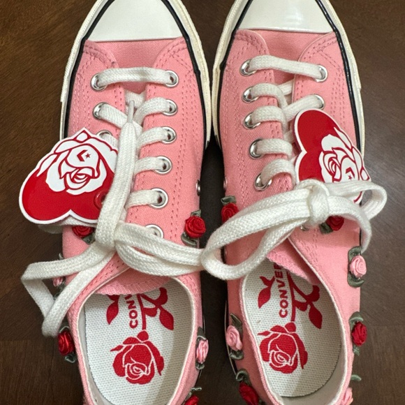 Converse Valentine Pink Sneakers with Floral accents. Women Size 7 - Picture 12 of 14